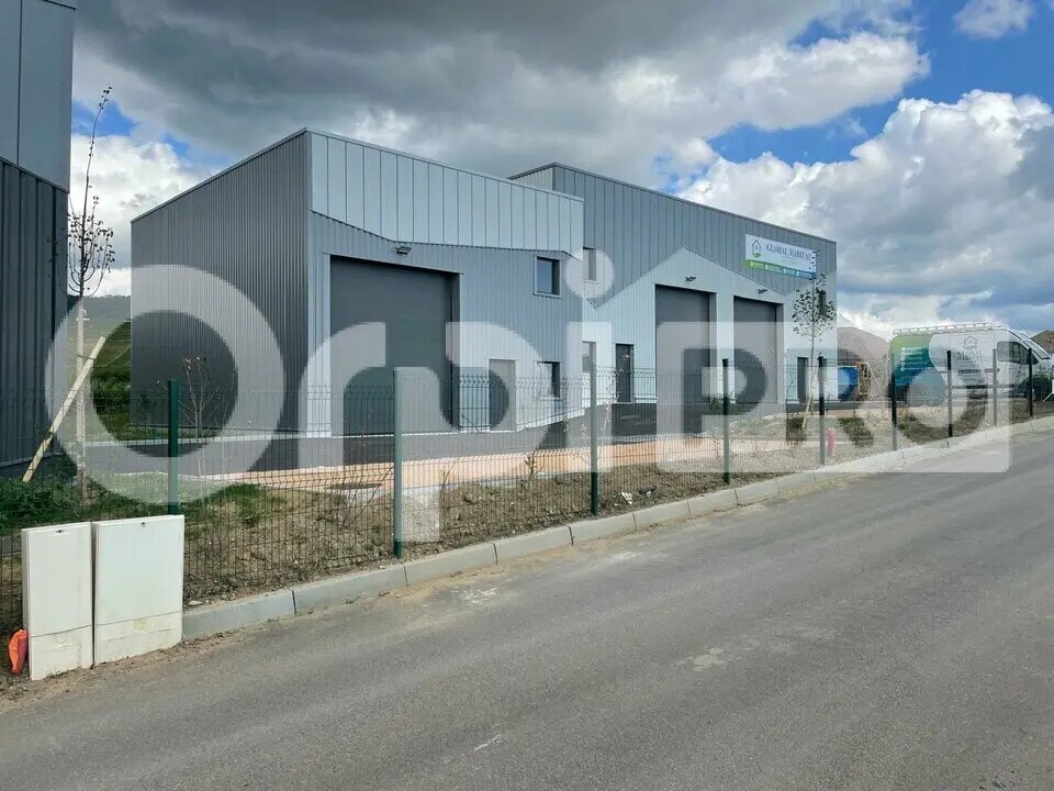 Location Local d'activités 135 m² - Photo 1