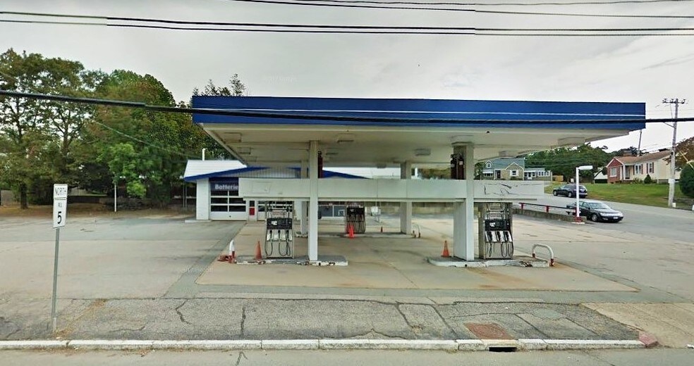 908 Oaklawn Ave, Cranston, RI 02920