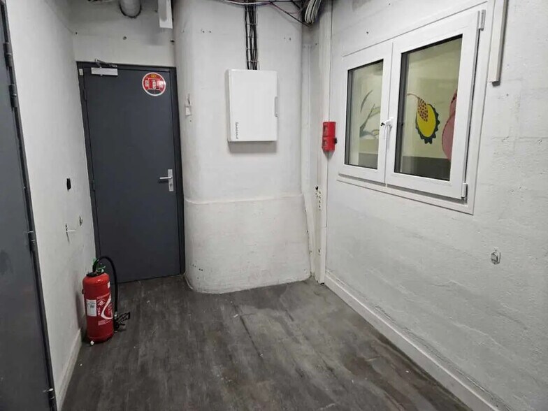 Flex in Vanves for lease - Building Photo - Image 3 of 33