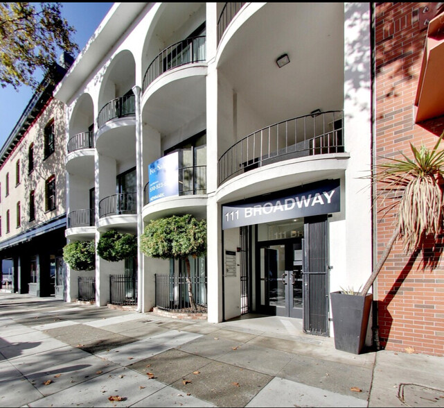 111 Broadway, Oakland, CA for lease - Building Photo - Image 1 of 8