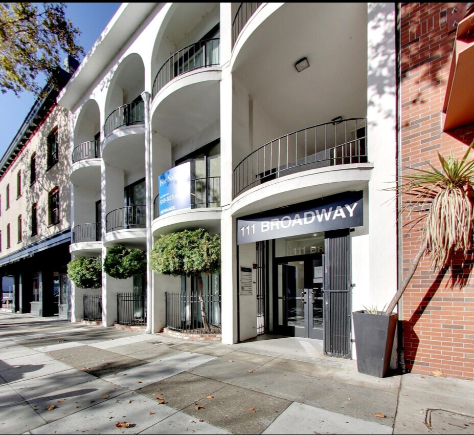 111 Broadway, Oakland, CA for lease Building Photo- Image 1 of 9