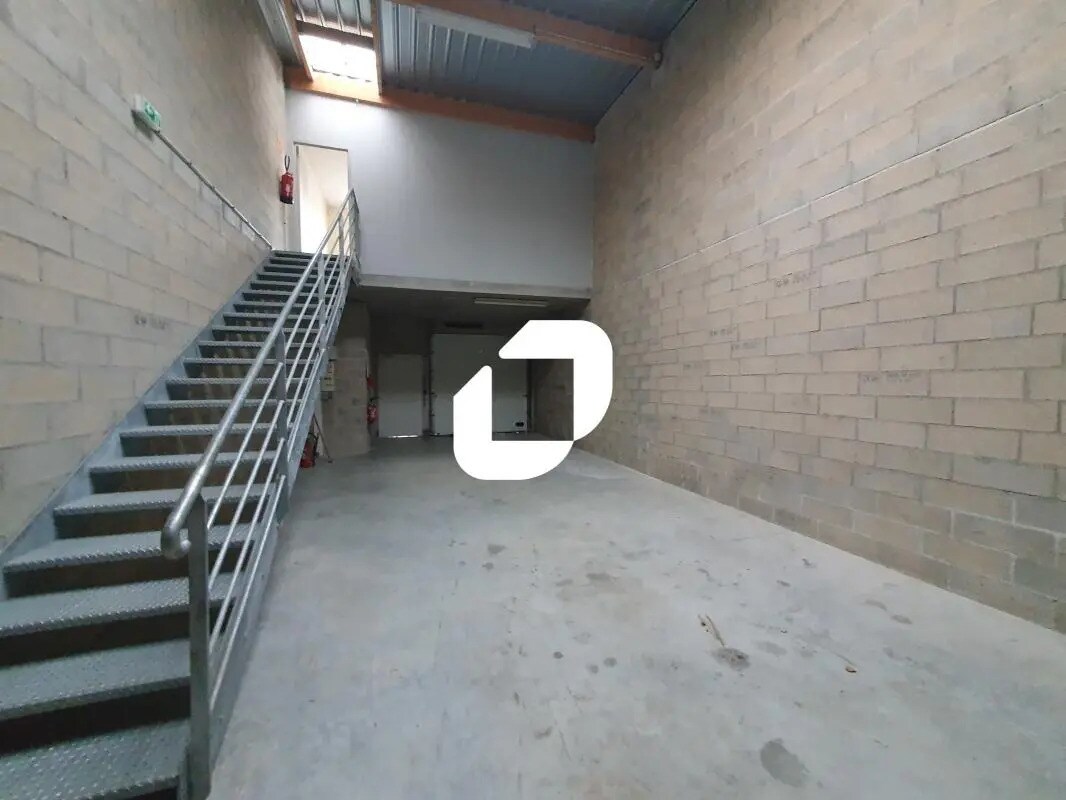 Flex in Ozoir-la-Ferrière for lease Interior Photo- Image 1 of 8