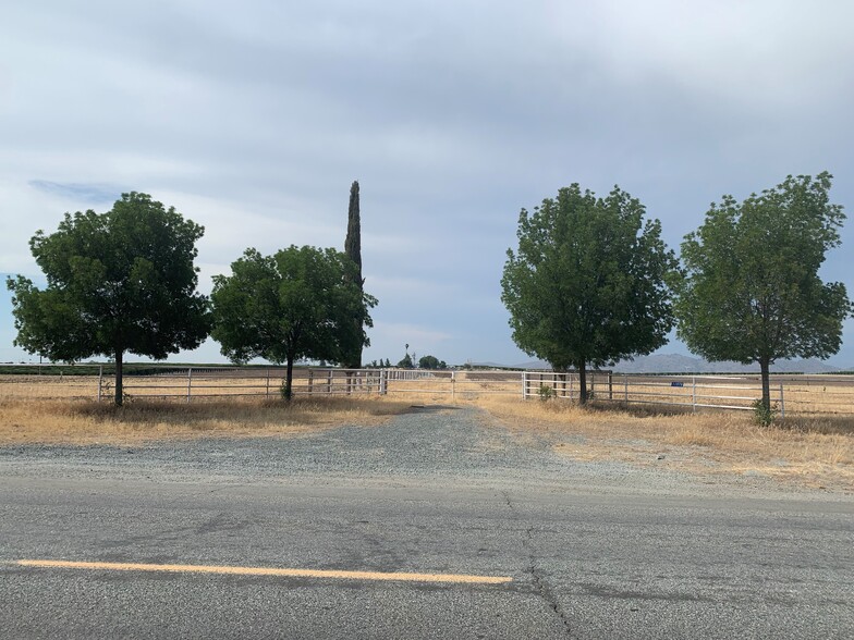 Avenue 116, Porterville, CA for sale - Primary Photo - Image 1 of 5