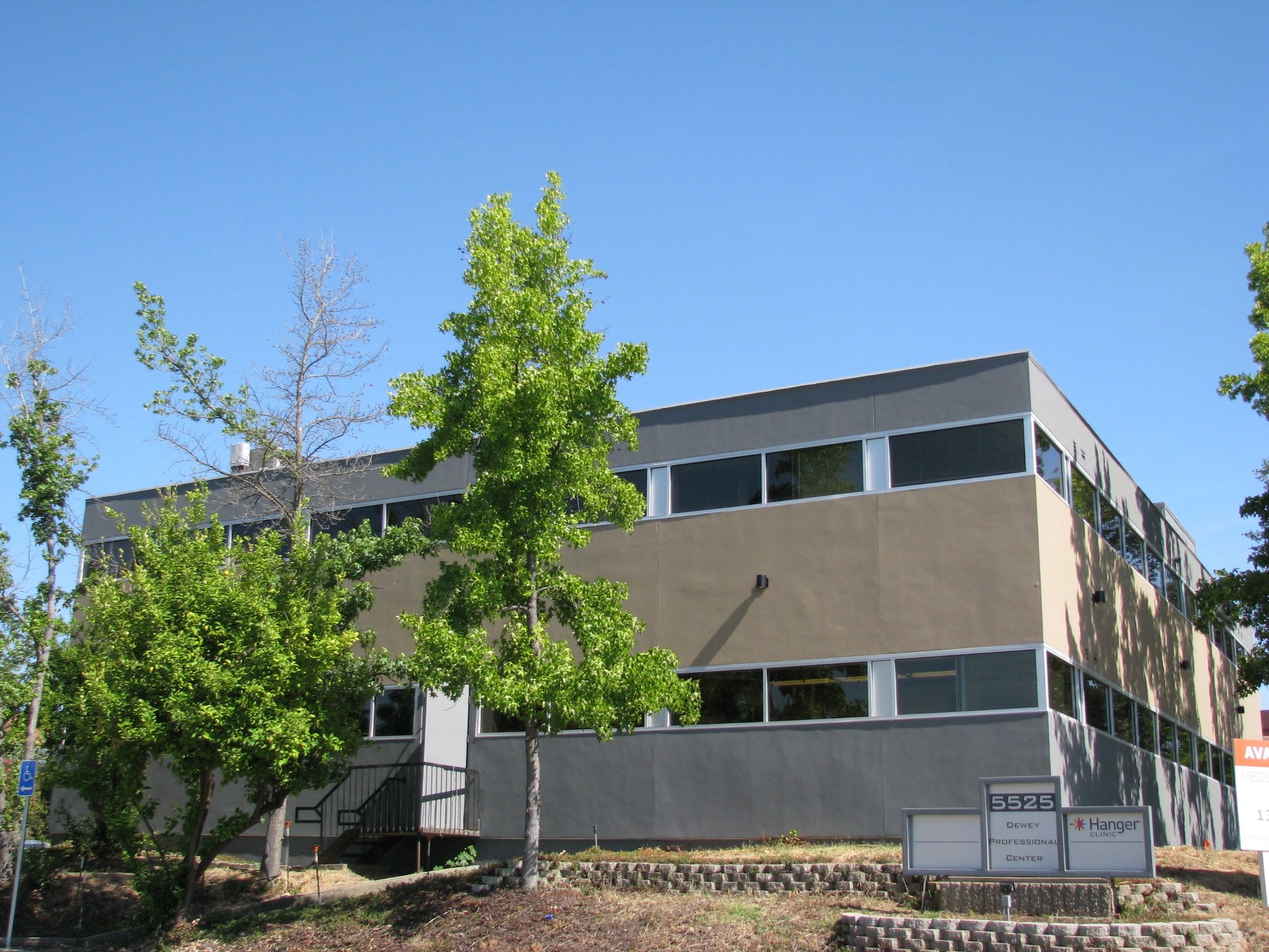 5525 Dewey Dr, Fair Oaks, CA for lease Building Photo- Image 1 of 2