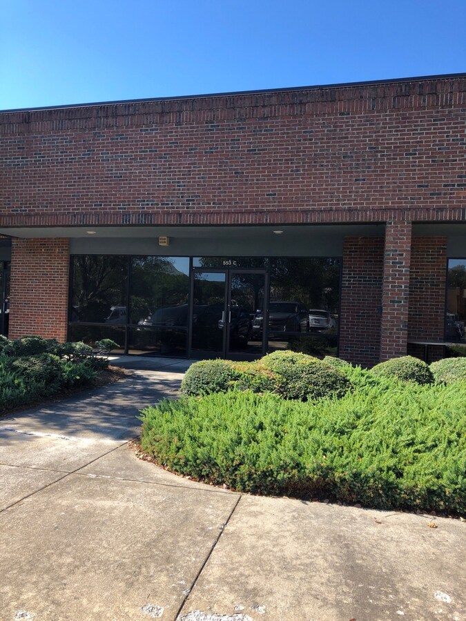 551557 Pylon Dr, Raleigh, NC 27606