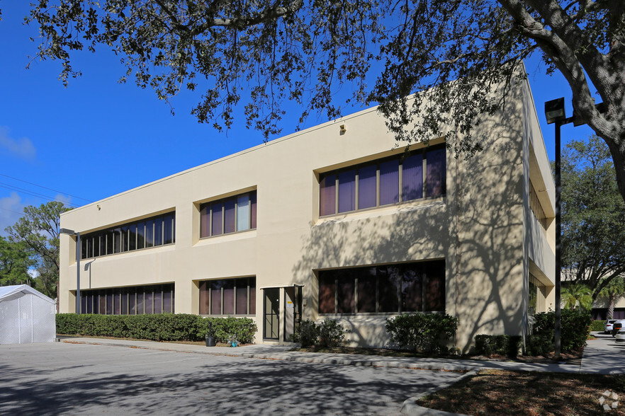 1905 S 25th St, Fort Pierce, FL for lease - Primary Photo - Image 3 of 8