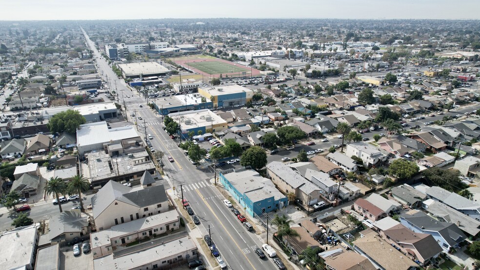 805 W 57th St, Los Angeles, CA for lease - Building Photo - Image 3 of 9