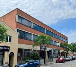 460 Brant St, Burlington, ON for lease Primary Photo- Image 1 of 28