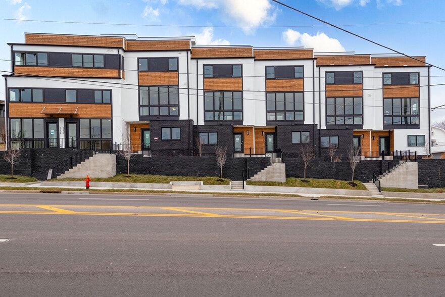 3216 Charlotte Rd, Nashville, TN for lease - Building Photo - Image 2 of 36