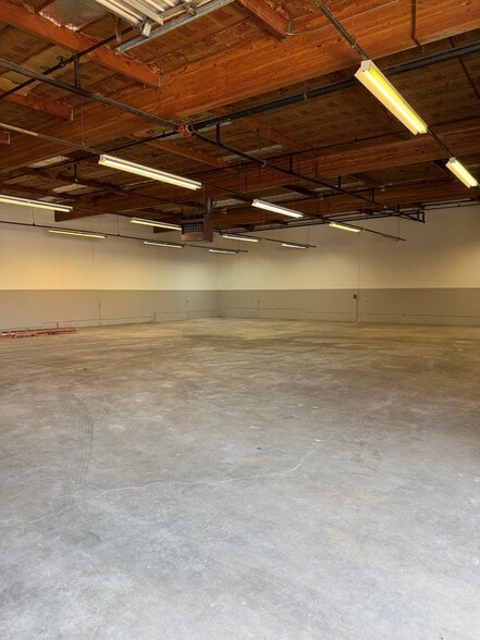 1760-1770 Timothy Dr, San Leandro, CA for lease - Interior Photo - Image 1 of 6