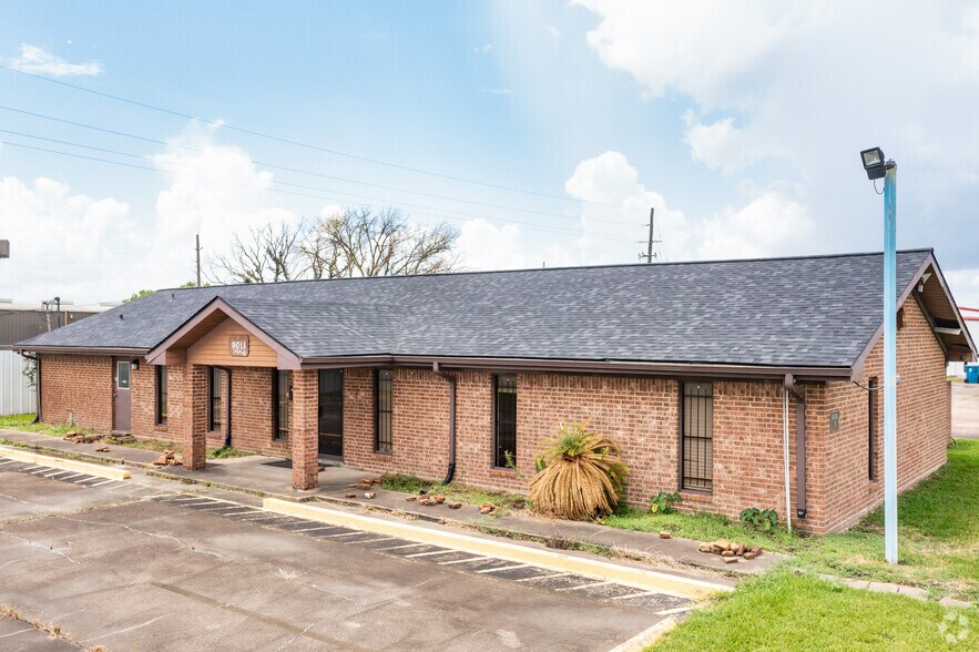 9011 Sheldon Rd, Houston, TX 77049 Industrial for Lease