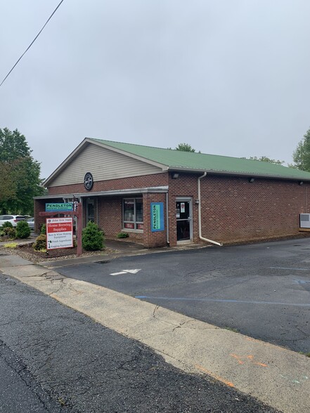 220 E Main St, Pendleton, SC for sale - Building Photo - Image 1 of 1
