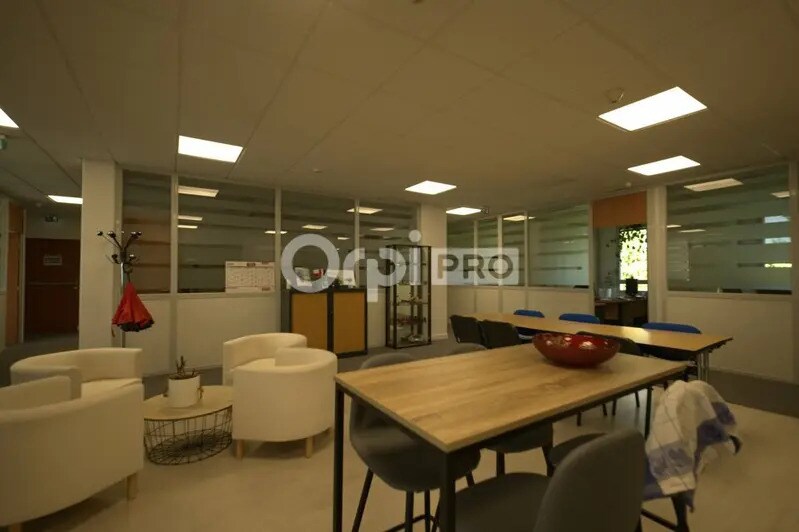 Office in Saint-Priest for lease - Interior Photo - Image 1 of 12