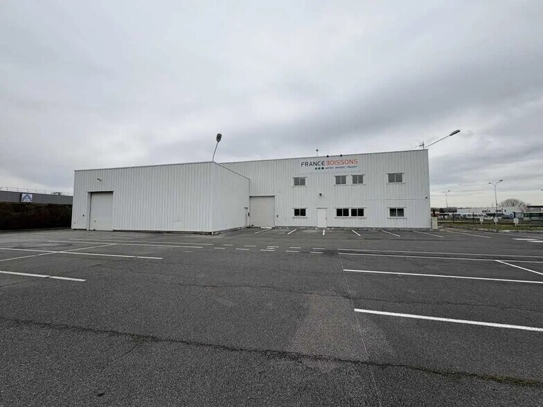 Office in Agnetz for lease - Building Photo - Image 3 of 3