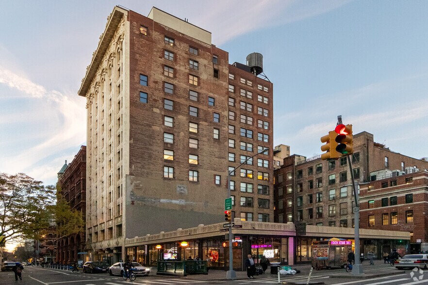 65 Bleecker St, New York, NY for lease - Primary Photo - Image 1 of 4