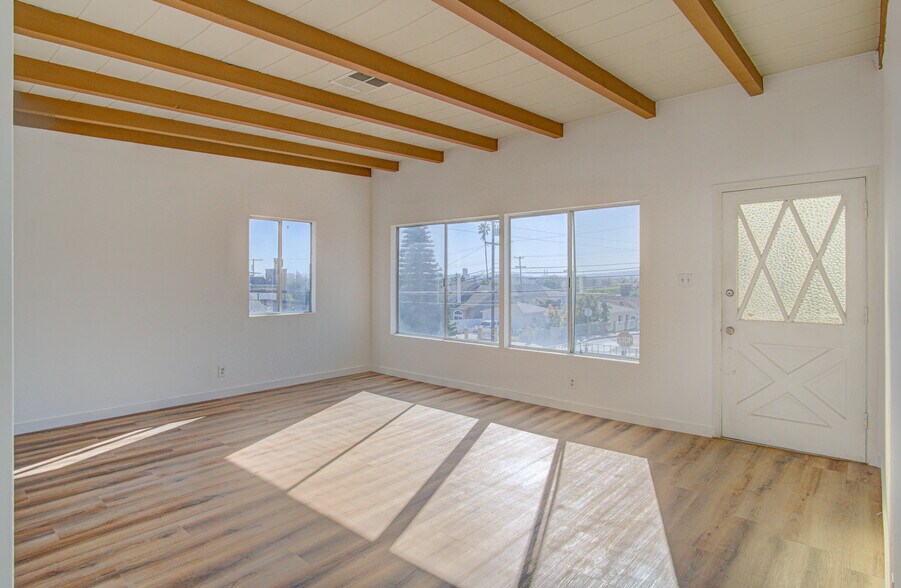 2000 Junipero Ave, Signal Hill, CA for sale - Building Photo - Image 1 of 1