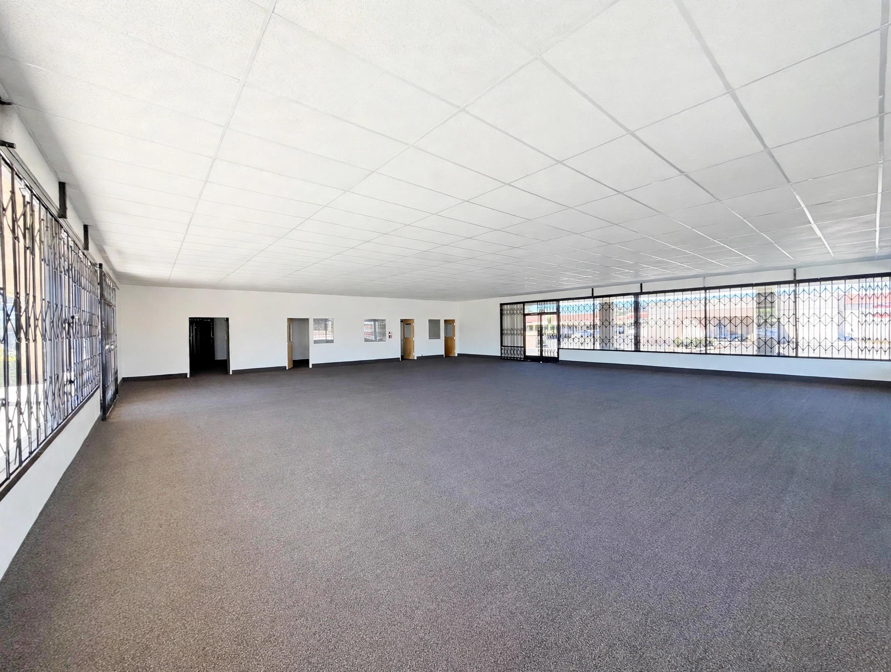 1911-2095 E Florida Ave, Hemet, CA for lease Interior Photo- Image 1 of 6