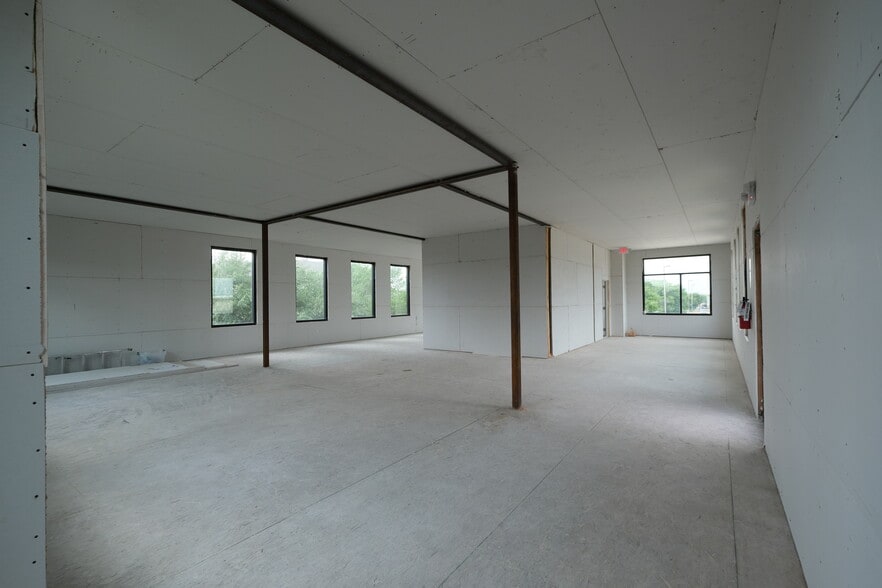 10521 W Parmer Ln, Austin, TX for lease - Interior Photo - Image 3 of 6