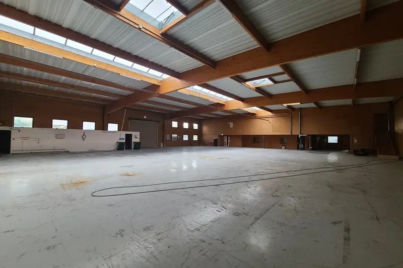 Flex in Anglet for lease - Interior Photo - Image 2 of 5