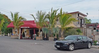 116 Division St, Patchogue NY - Pub