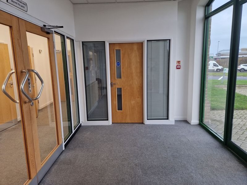 Horn Hl, Lowestoft for lease Interior Photo- Image 1 of 3
