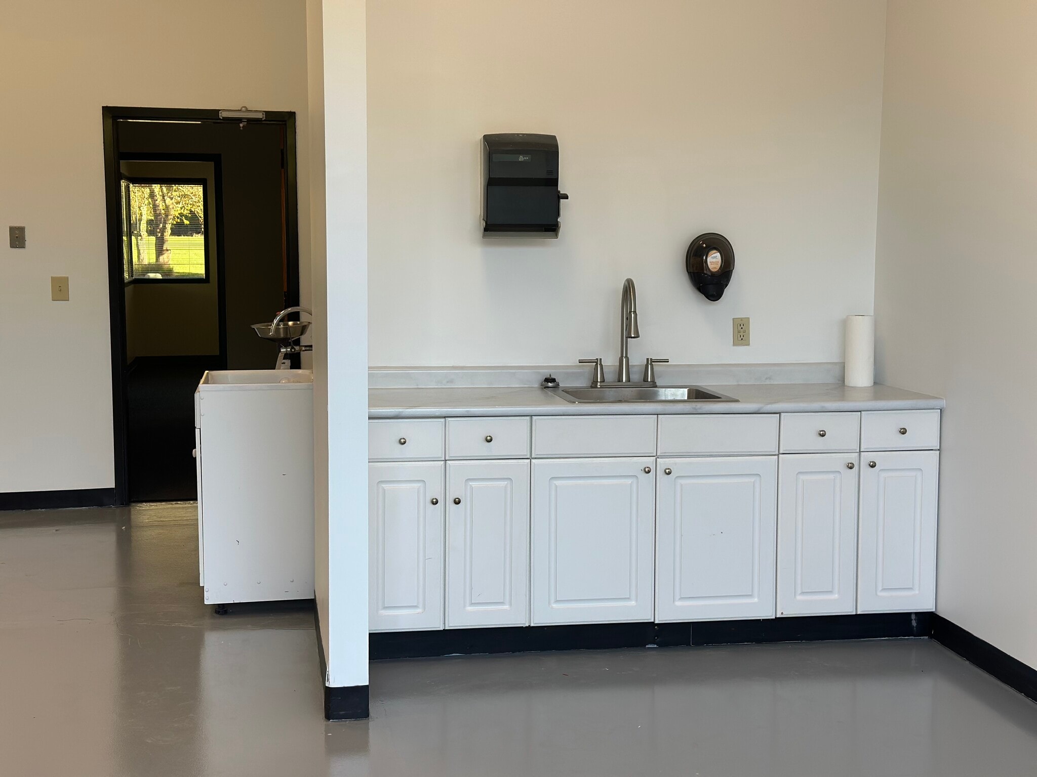 1407-1439 Research Park Dr, Dayton, OH for lease Interior Photo- Image 1 of 8