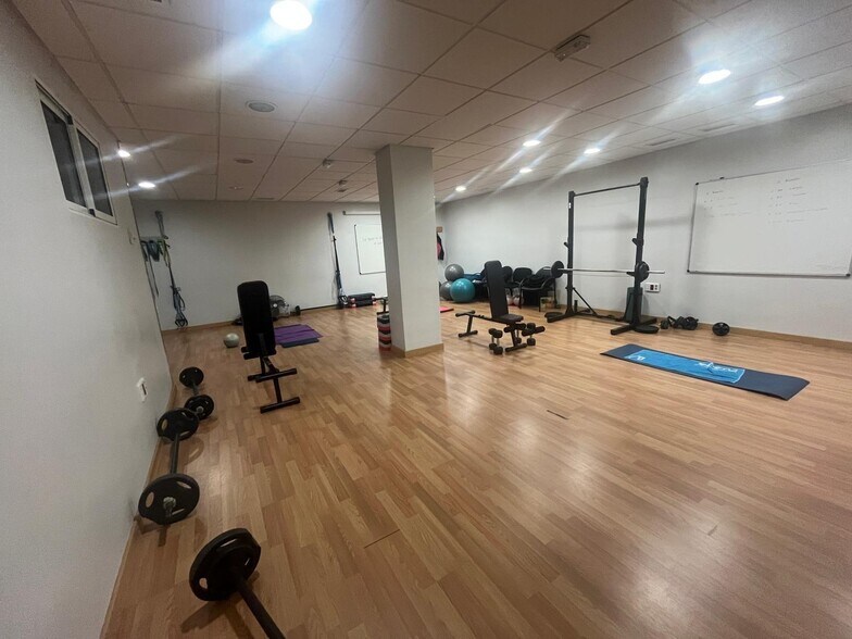 Retail in Cáceres, Cáceres for sale - Building Photo - Image 1 of 29