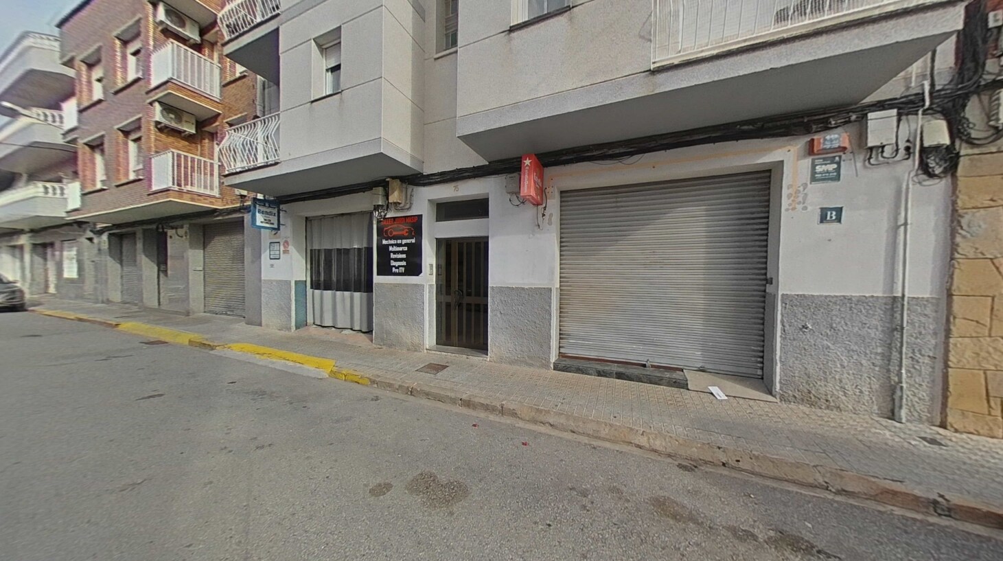Carrer Rafael de Casanova, Sant Vicenç de Castellet, BAR 08295 - Unit Puerta 01 - - Interior Photo - Image 1 of 20