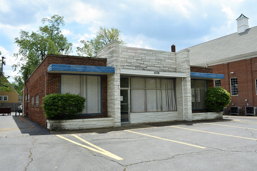 5576 Mayfield Rd, Cleveland, OH for sale - Building Photo - Image 1 of 1