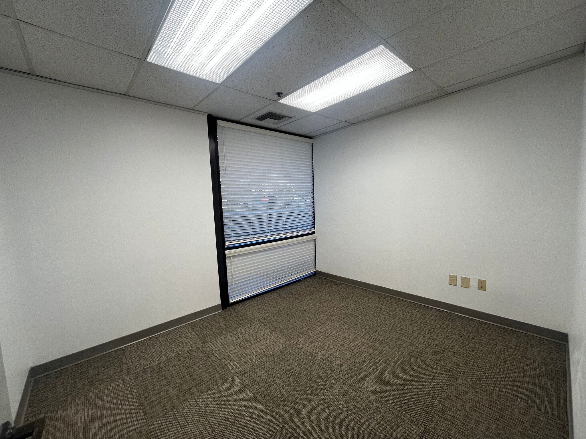 841 Mohawk St, Bakersfield, CA for lease Building Photo- Image 1 of 6