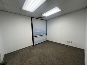 841 Mohawk St, Bakersfield, CA for lease Building Photo- Image 1 of 6