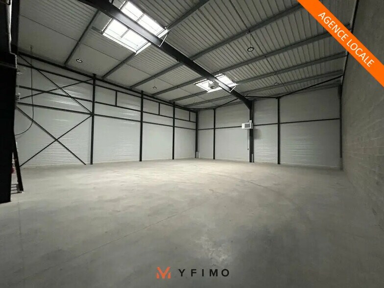 Industrial in Frépillon for lease - Interior Photo - Image 2 of 7