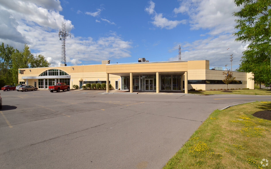 5841 Bridge St, East Syracuse, NY for sale - Primary Photo - Image 1 of 1