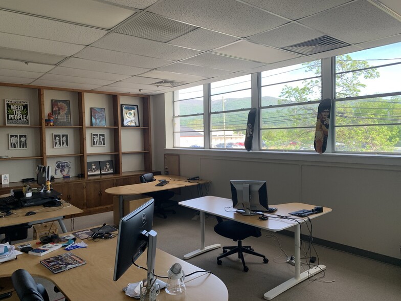 5391 Three Notch'd Rd, Crozet, VA for lease - Interior Photo - Image 3 of 7