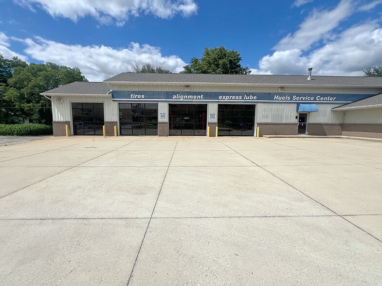 391 Franklin St, Carlyle, IL for sale - Building Photo - Image 3 of 9