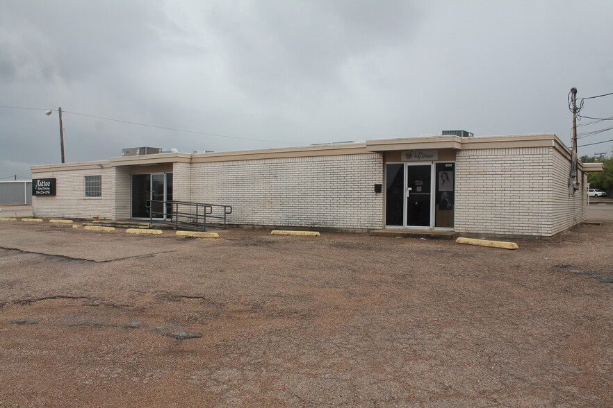 800 Lake Air Dr, Waco, TX for lease - Building Photo - Image 3 of 9