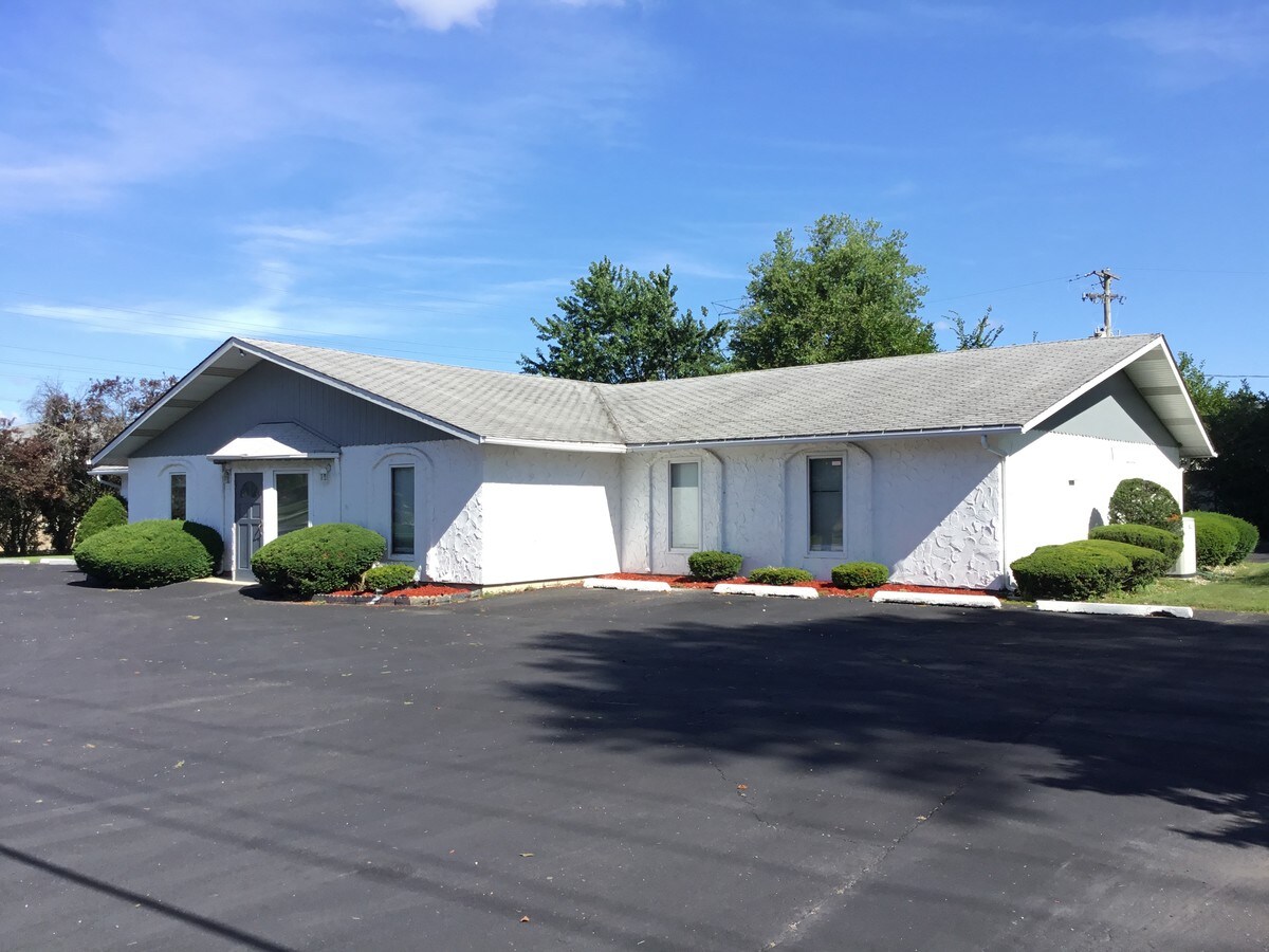 1859 W Black Rd, Joliet, IL 60435