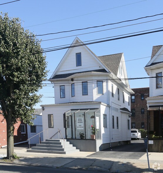 236 Mineola Blvd, Mineola, NY for sale - Primary Photo - Image 1 of 1