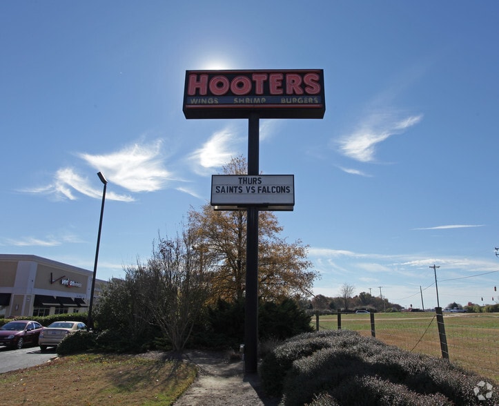 9807 South Blvd, Charlotte, NC for sale - Building Photo - Image 2 of 4