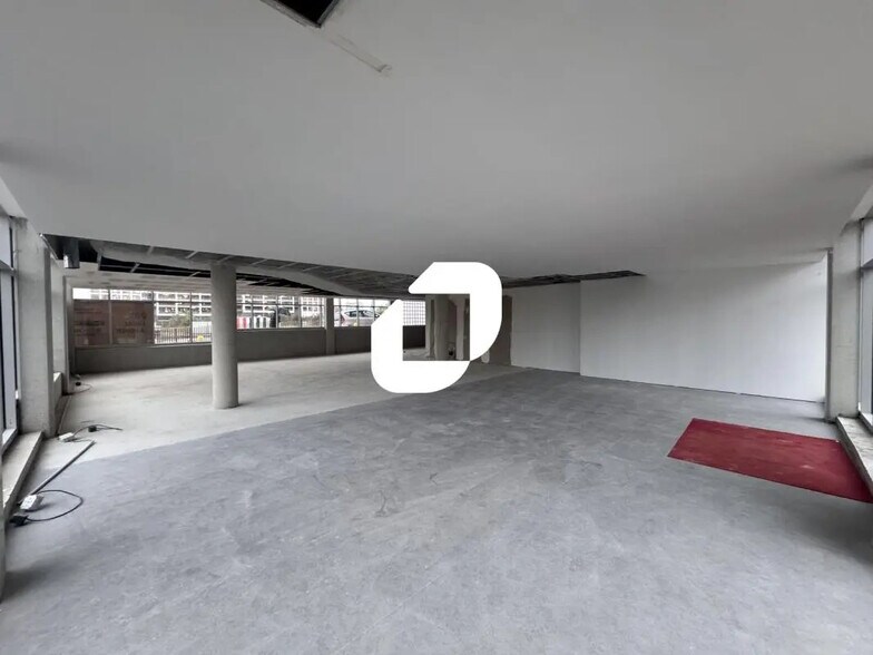 Office in Strasbourg for lease - Interior Photo - Image 2 of 6