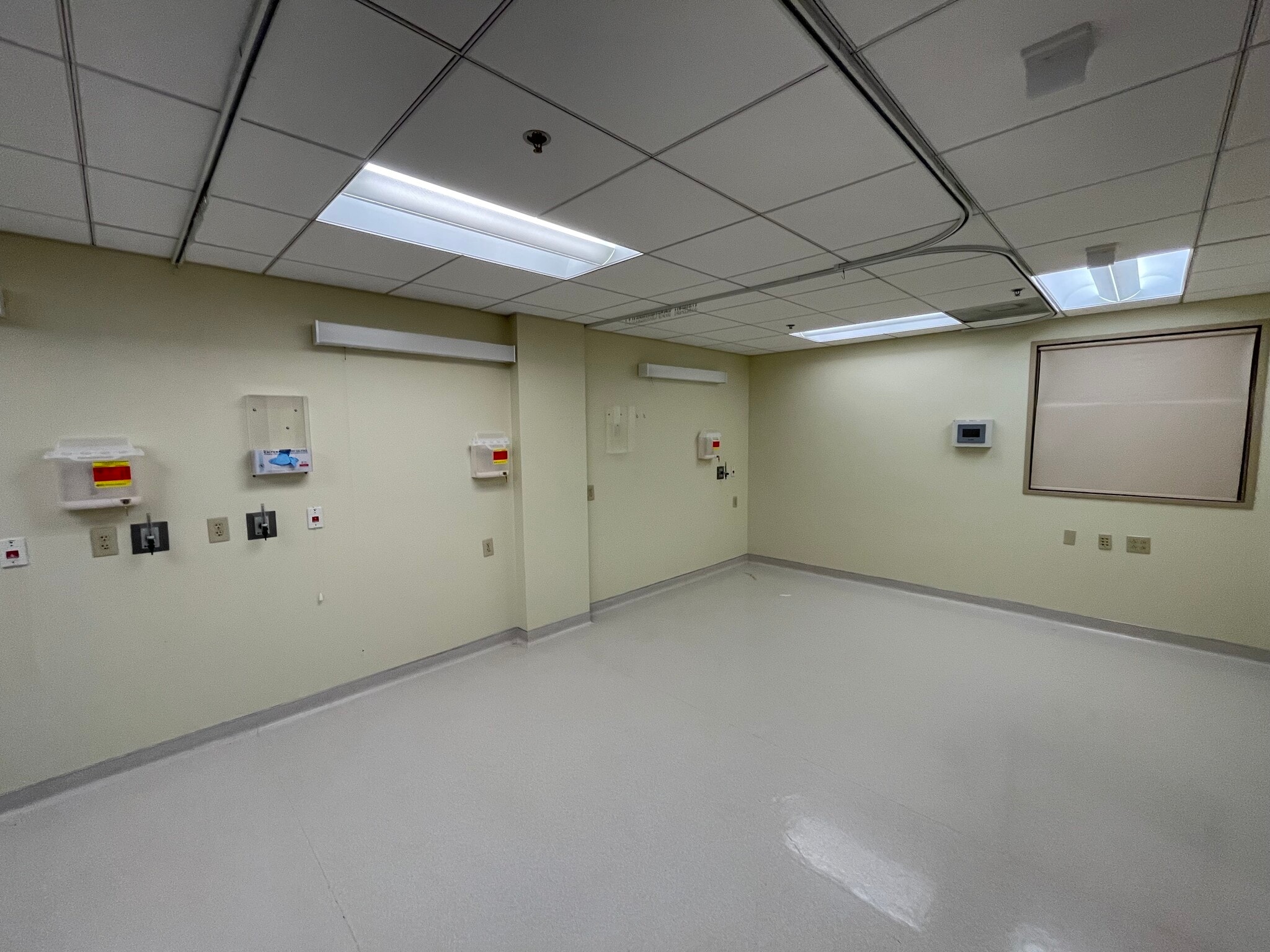 20455 Lorain Rd, Fairview Park, OH for lease Interior Photo- Image 1 of 2