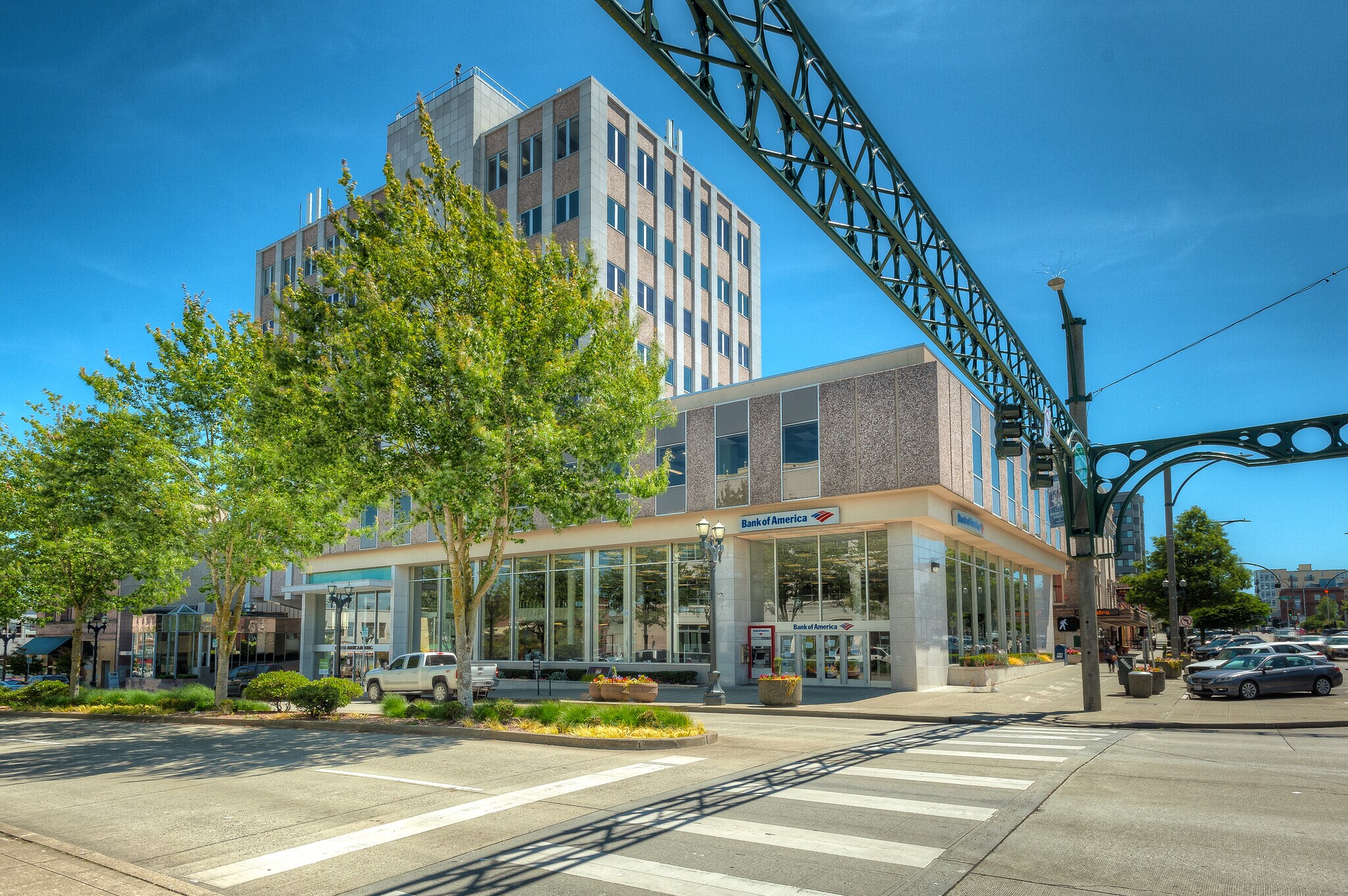 16021604 Hewitt Ave, Everett, WA 98201 Bank of America Building
