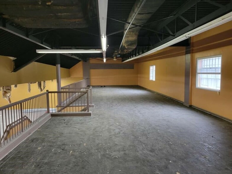 20035 Plymouth Rd, Detroit, MI for sale - Interior Photo - Image 3 of 13