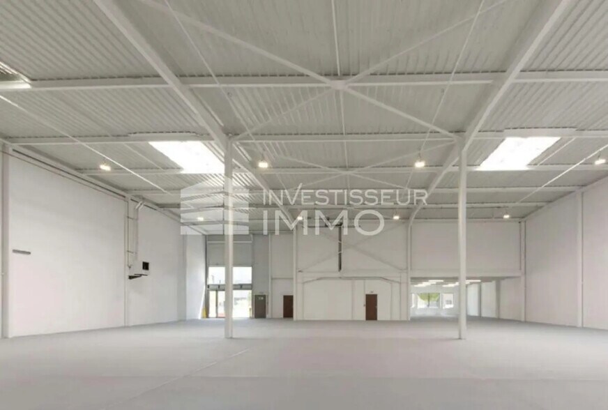 Office in Le Blanc-Mesnil for lease - Interior Photo - Image 1 of 5