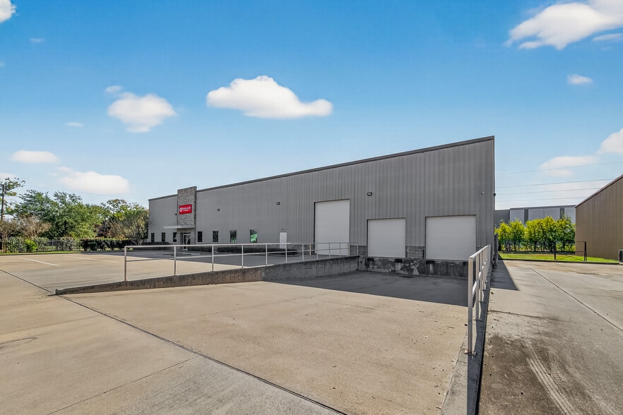 5603 Campbell Rd, Houston, TX for lease - Building Photo - Image 3 of 26