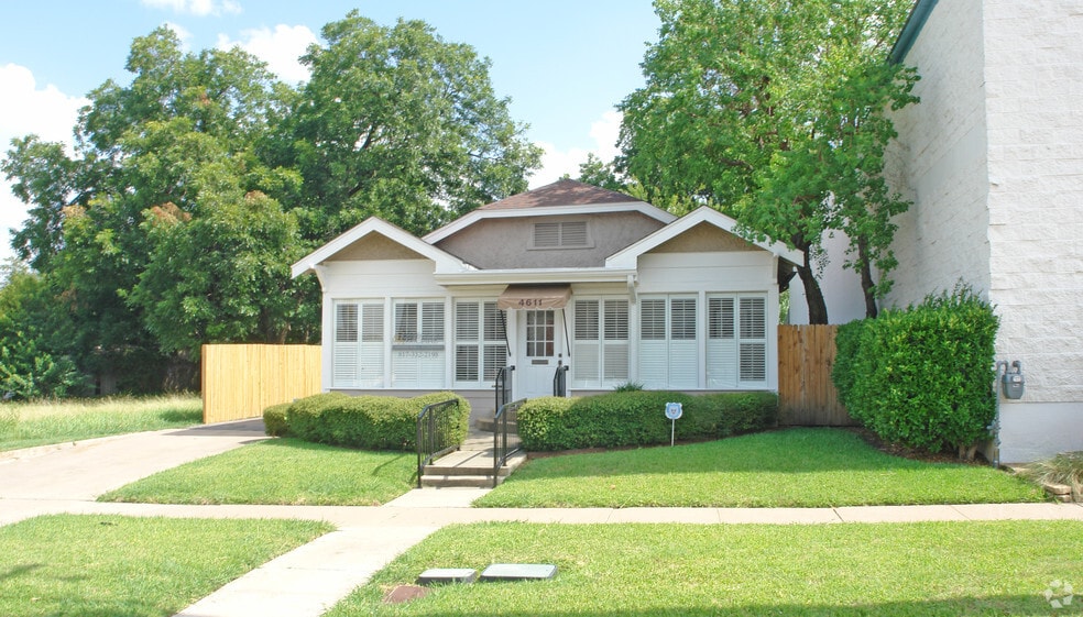4611 Bryce Ave, Fort Worth, TX for lease - Building Photo - Image 3 of 13