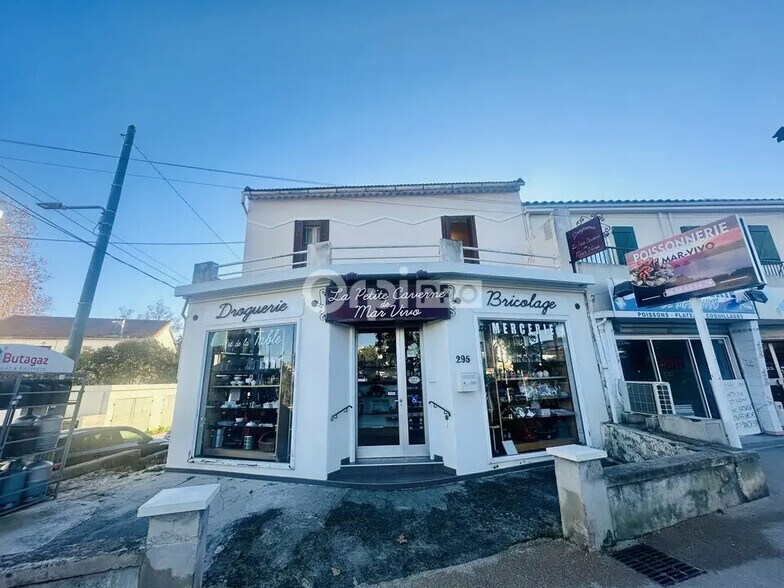 Retail in La Seyne-sur-Mer for lease - Building Photo - Image 1 of 12