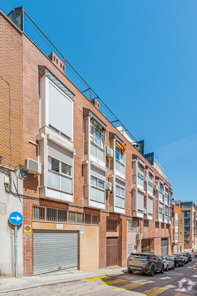 Calle Muller, 42, Madrid, Madrid for lease - Primary Photo - Image 1 of 2