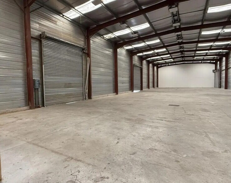 Industrial in Bègles for lease - Interior Photo - Image 2 of 6