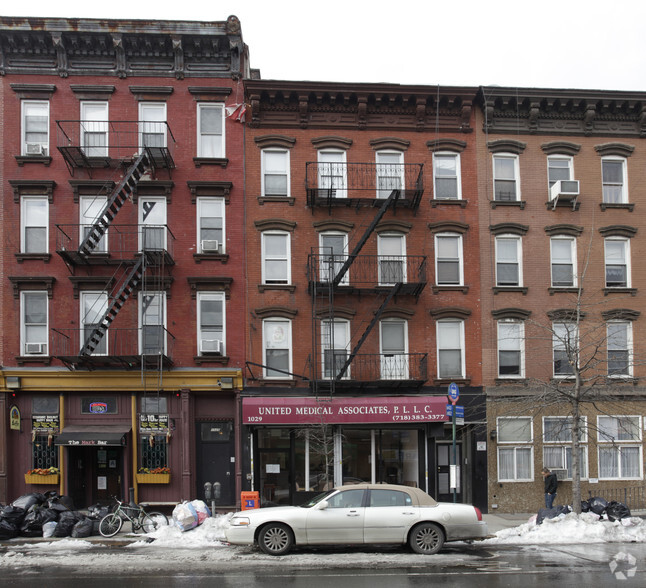 1029 Manhattan Ave, Brooklyn, NY for sale - Primary Photo - Image 1 of 1